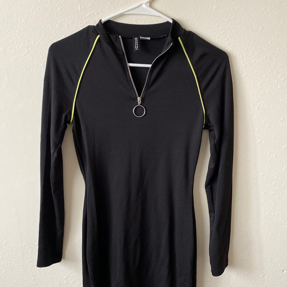 Sporty long sleeves dress